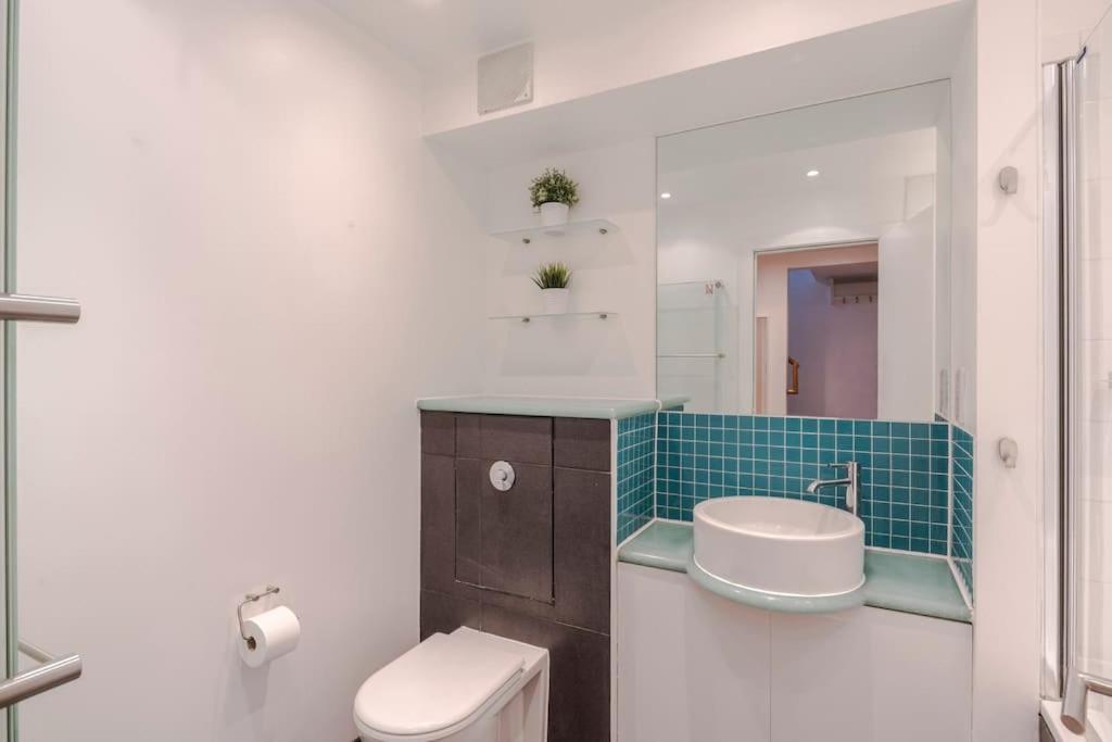 Kings Cross Two Bedroom Penthouse Apartment